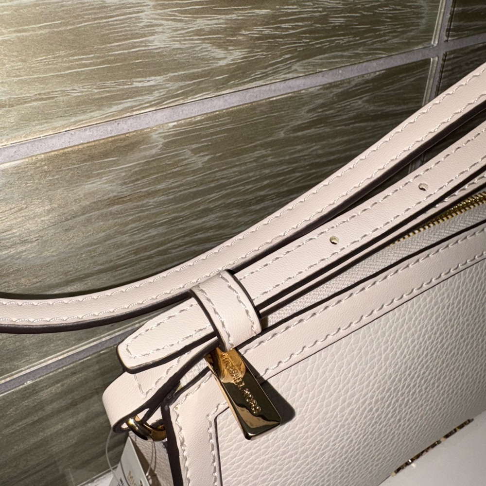 Michael Kors Off-White Crossbody Bag NWT MSRP $228 - Picture 5 of 10